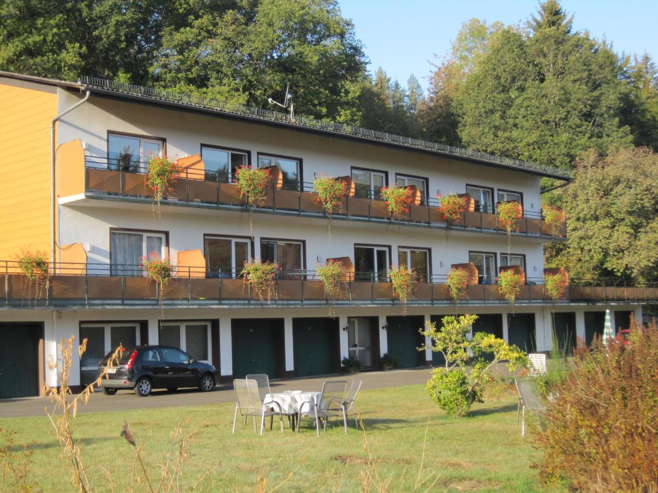 Hotel Restaurant Berghof Daun Exterior foto